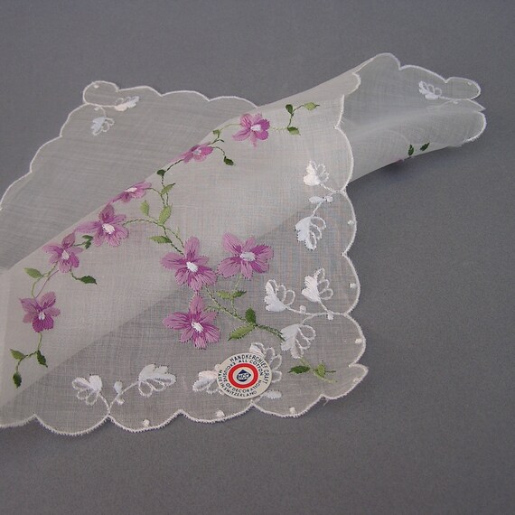 Pair of Pretty Swiss Floral Embroidered Hankies .… - image 5