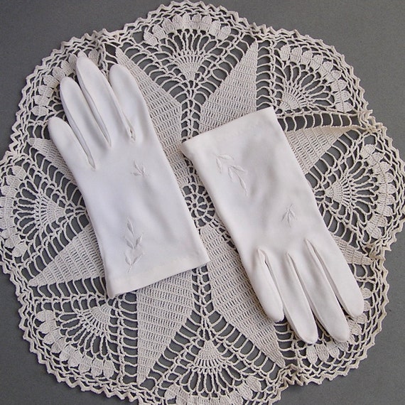 Vintage White Nylon Gloves with Leaf Embroidery b… - image 1