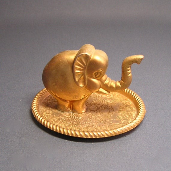Vintage Elephant Ring Holder . Metal Jewelry Dish - image 2