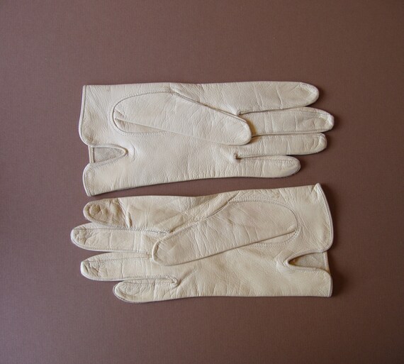 Vintage Taupe Soft Leather Gloves . J.W. Robinson… - image 3