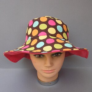 Groovy 60s Polka Dot Hat, Reversible Hat, Polka Dots or Solid Pink. Mod Vintage Cloth Hat image 3