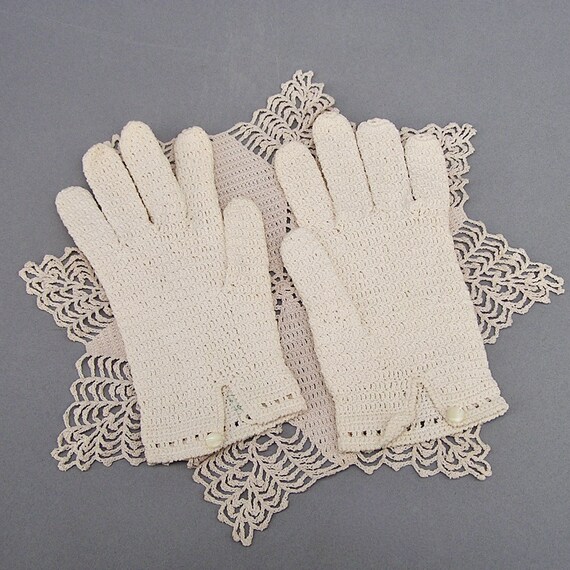Vintage Crochet Gloves . Hand Made in Italy - image 3