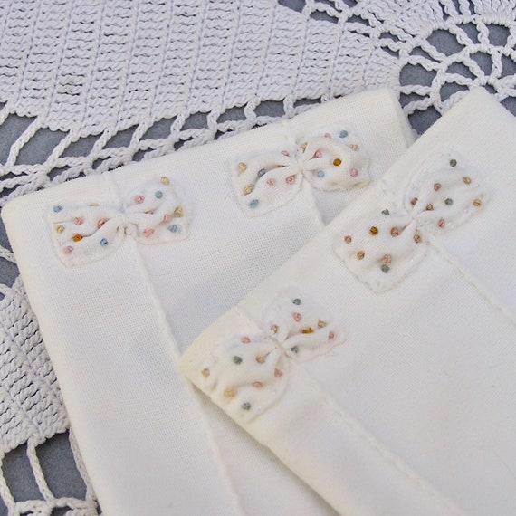 Vintage Gloves with Bows & French Knot Embroidery - image 2