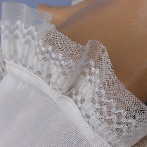 Vintage White Nylon Gloves with Net & Lace Ruffles - image 3