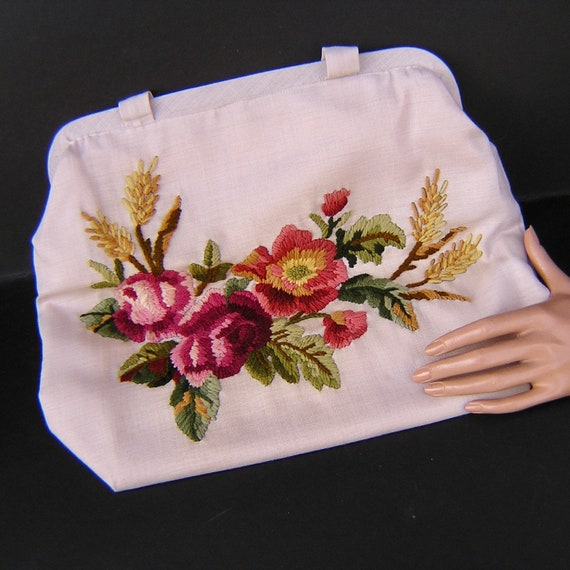 Vintage Floral Embroidery Purse - image 3
