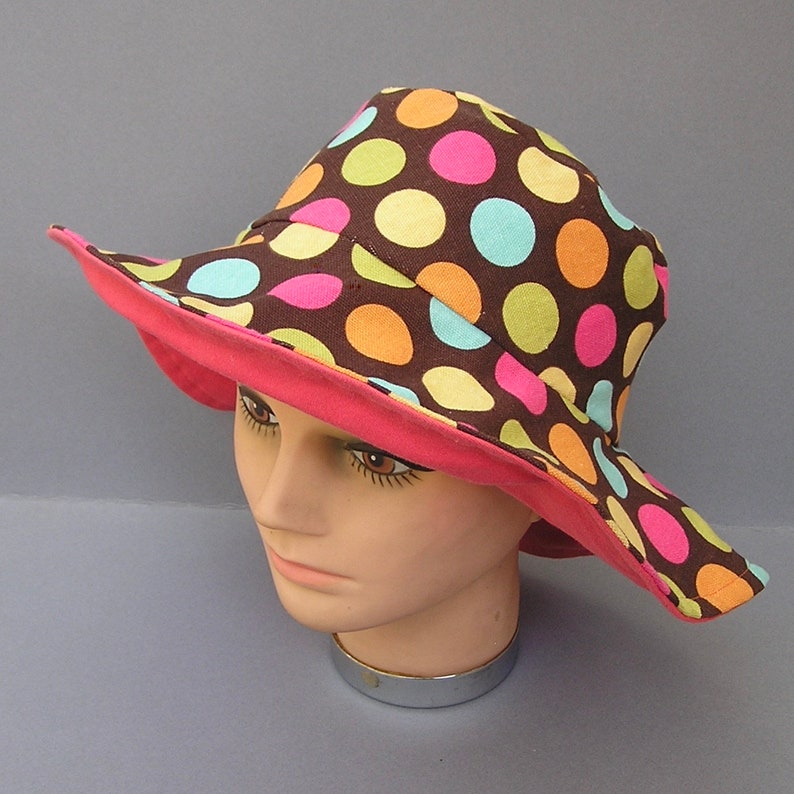Groovy 60s Polka Dot Hat, Reversible Hat, Polka Dots or Solid Pink. Mod Vintage Cloth Hat image 1