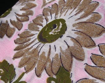 Vintage Flower Hanky , Floral Handkerchief , Pink Hanky, Metallic Print, Scalloped Edge