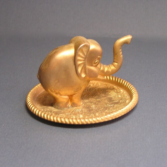 Vintage Elephant Ring Holder . Metal Jewelry Dish - image 7