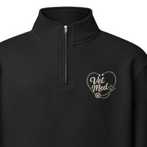 Sudadera con bordado estilo Vet Med / Suéter de Medicina Veterinaria