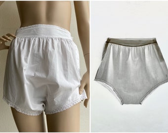 1940s white cotton underpants knickers with lace trimming and monogram - 66 cm waist