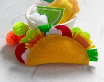 Taco Pin Cushion: Fun Felt Food Sewing Accessory