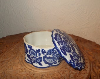 Vintage Blue and White Chinoiserie Trinket Box