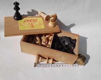 Vintage Size 4 Wooden Chess Set in Box