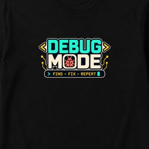 Software Developer Debugging graphic T-shirt in black, print detail