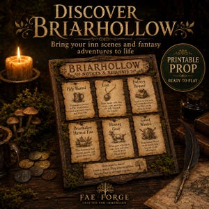 Könnte beinhalten: Ein rechteckiges hölzernes Anschlagbrett mit der Aufschrift BRIARHOLLOW NOTICES & REQUESTS und sechs angehefteten, gealterten Pergamentpapieren. Die Papiere zeigen Text und Illustrationen, darunter einen Krug, ein Medaillon, ein Paket, einen Kürbis, eine Ziege und einen Schild.