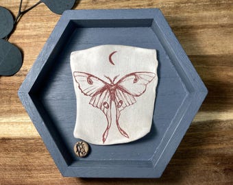 Caja de sombras de azulejos de cerámica con diseño de polilla luna, transferencia de imagen dibujada a mano