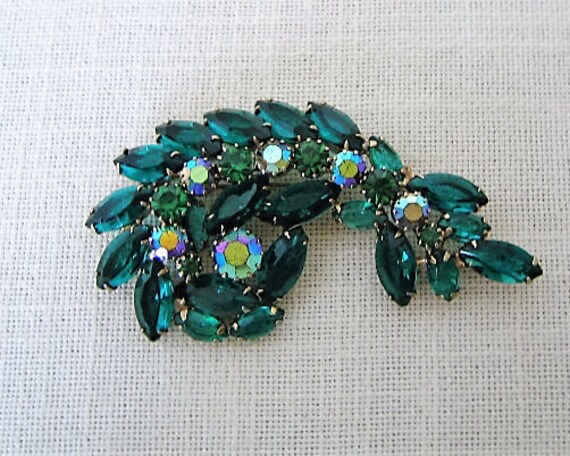 Vintage costume jewelry rhinestone brooches deals