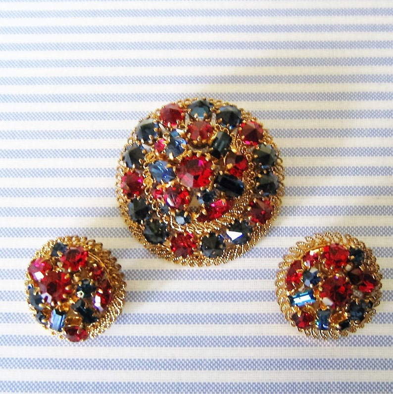 Austria BROOCH Pin and EARRINGS Red /& Blue Rhinestone Demi-Parure Gold Tone Collectible Designer Pin Vintage Costume Jewelry Clip-On Earring