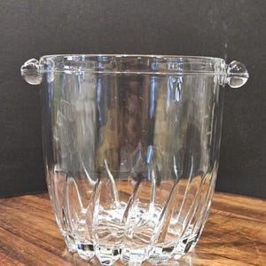 Vintage Clear Glass Swirl Ice Bucket - Mid Century Modern Crystal Barware - Embossed Ribbed French Cocktail Ice Pail with Knob Handles