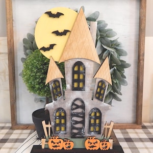 Halloween haunted house table sitter, Spooky haunted house display for Halloween