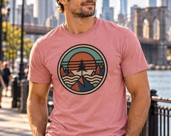 Retro Sunset Mountain Badge T-shirt | T-shirt met dennenboomprint