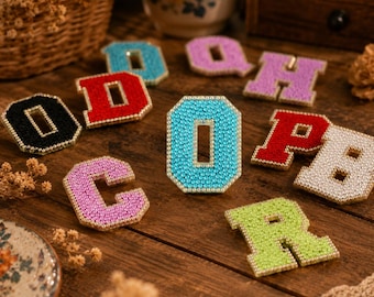 Écusson en strass lettres colorées – Ornement décoratif alphabet pour loisirs créatifs et costumes