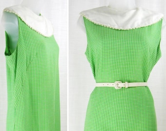 Vtg 60’s – 70’s Green tiny grid check Sleeveless Shift Dress Bib Front Crocheted Lace ~hand made~