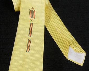 Vintage 50s–60s Yellow Necktie tie~ Cravat~ jacquard Diamond pattern~ center pattern~ L56*