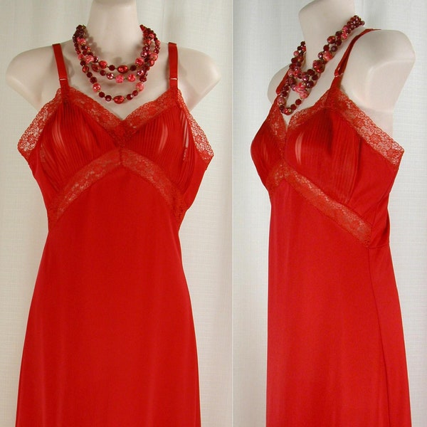 Vintage 50s ~SANS SOUCI~ red nylon full slip ~ dress ~ nightie lace crystal pleating 32*