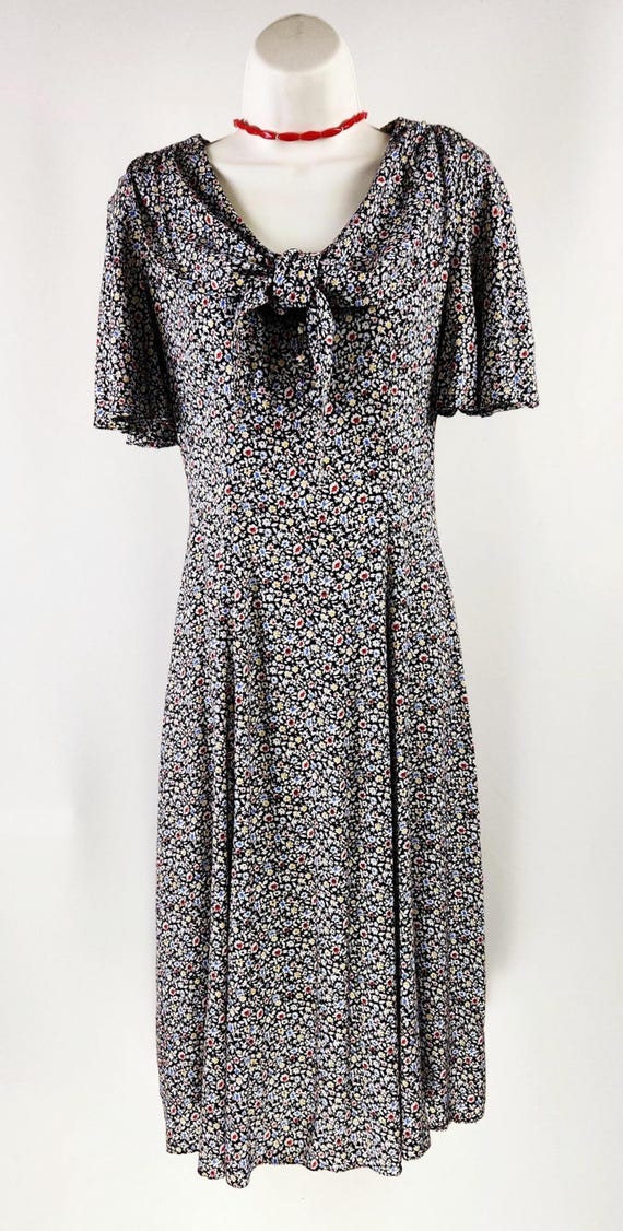 paris sport club dress Vintage 80s does 30s 'Paris Club' Sailor midi ~SM~ ditsy floral print ~Flutter Sleeve Color:Frost Rose Floral midi Color: Lavender Velvet Leaf Qipao Dress,