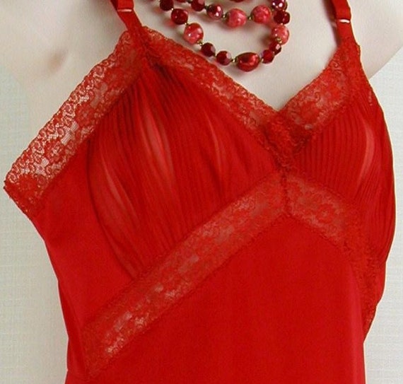 Vintage 50s ~SANS SOUCI~ Red Nylon Full Slip ~ Dress ~ Nightie Lace Crystal  Pleating 32* - Etsy