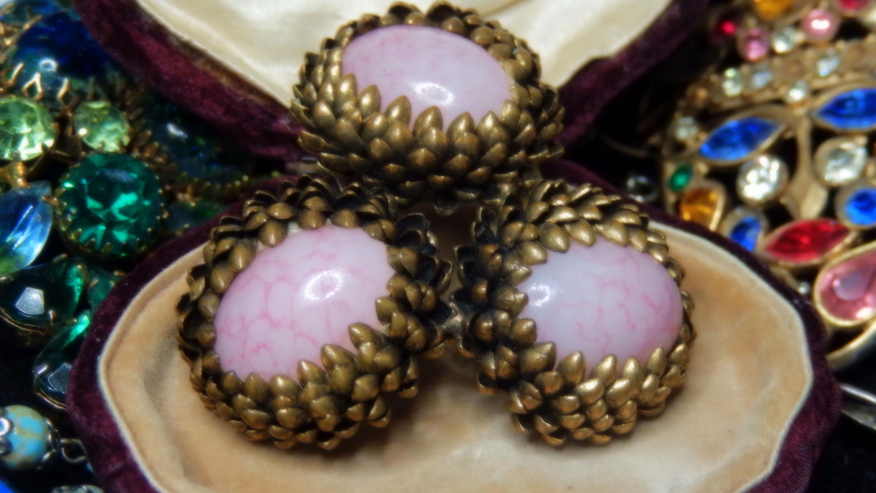 Chanel Gripoix Brooch - Etsy