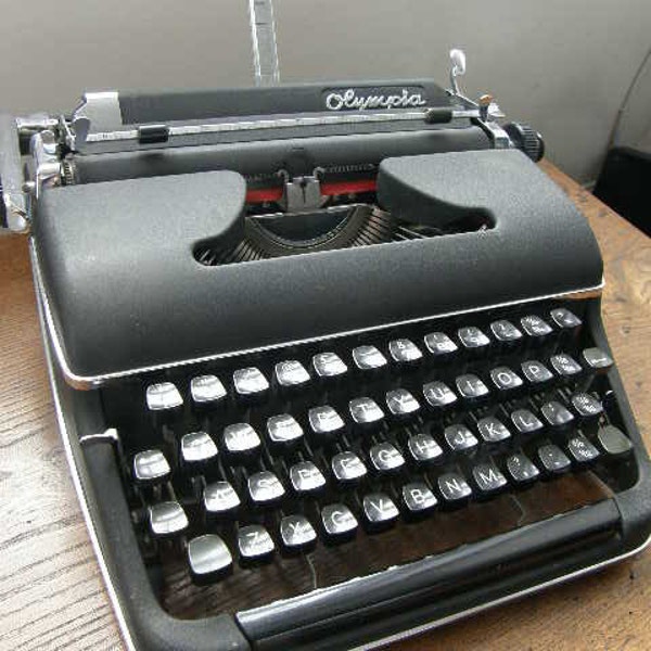 1950s OLYMPIA SM 2,Manual Typewriter, Superb Condition, Fully working