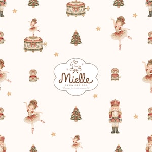 Könnte beinhalten: Ein sich wiederholendes Muster auf cremefarbenem Hintergrund mit Aquarellillustrationen von Ballerinas in roten Kleidern, Nussknackern, geschmückten Weihnachtsbäumen, Spieluhren und goldenen Sternen. In der Mitte befindet sich ein Logo mit einem Reh und dem Text Mielle Fawn Designs.