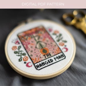 DIGITAAL PATROON 'The Hanged Man' tarotkaart moderne kruissteek - kruissteekpatroon hemels gotisch - kruissteek leren - naaien