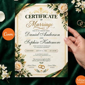 Könnte beinhalten: Eine cremefarbene Heiratsurkunde mit goldenen Rändern, einem Kreuzsymbol und floralen Akzenten mit weißen Rosen. Der Text lautet Certificate of Marriage für Daniel Anderson und Sophia Katemore, datiert auf den 16. August 2025, in der St. Matthew's Church.