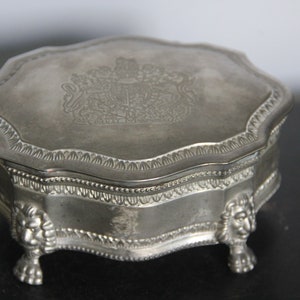 Vintage Jewelry Box Lion & Unicorn/ Silver Plated International Silver Company / vintage Unicorn Silver Jewelry Box / Dieu et mon driot image 3