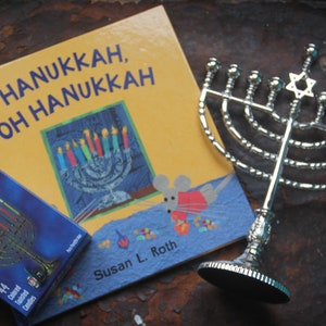 Simple Classic Vintage/Retro Tree Menorah with candles and book, Star of David Hanukkiah with Kids book and candles