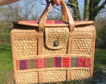 Vintage Straw Beach Bag Tote Bag Shopper, hand made woven PURSE , vintage straw beach bag, vintage colorful beach bag