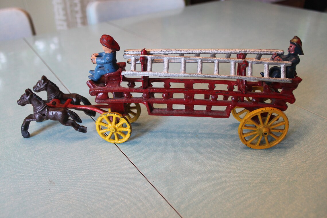 Vintage Painted Cast Iron 2 Horse Drawn Fire Truck w 2 Firemen Etsy