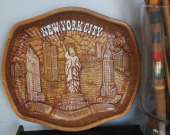 Vintage 1973 NYC Souvenir Plate, Faux Wood Tray, New York City Gift