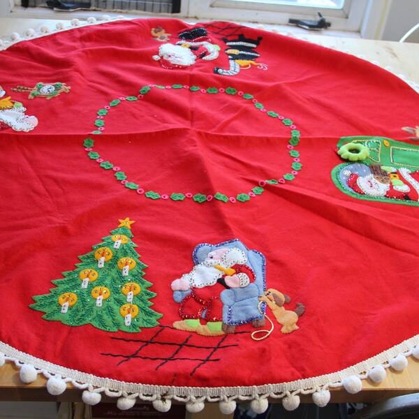 Gorgeous Vintage Bucilla SANTA Sequin and Bead Felt Christmas Tree Skirt, Hand beaded/hand sequined-heirloom tree skirt,4 Santa scenes!