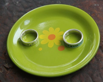 Vintage Flower Power ring dish, Takahashi Japan, DAISY, Vintage Ring Holder, Chartreuse ring holder, Yellow and Green flowers, 4 available