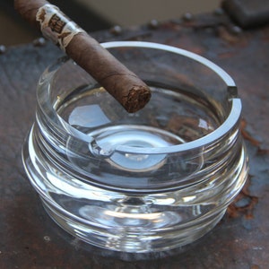 RARE STUNNING Weighted Mid Century Vintage Round Glass Cigar Ashtray, Heavy clear glass cigar ashtray with lip, MCM  Glass Cigar Ashtray