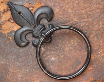 Vintage Black Cast Iron Fleur de Lis Towel Ring