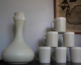 MCM Therm Ware by David Douglas, 1960s MOD design, Mid Century Modern Thermos and 6 Mugs, Vintage 1960s Plastic Thermal Carafe