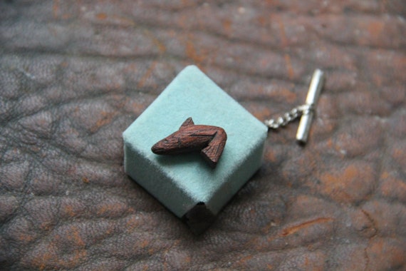 Hand Carved wood Fish Tie Tack, Wooden fish tie t… - image 4