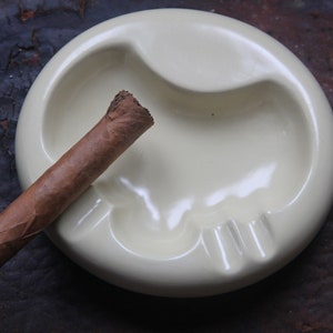 Beautiful vintage MOD Cigar Ashtray,Vintage 1960s cigar ashtray, Yellow Cigar Ashtray, Vintage ceramic cigar ashtray, MODERN cigar ashtray