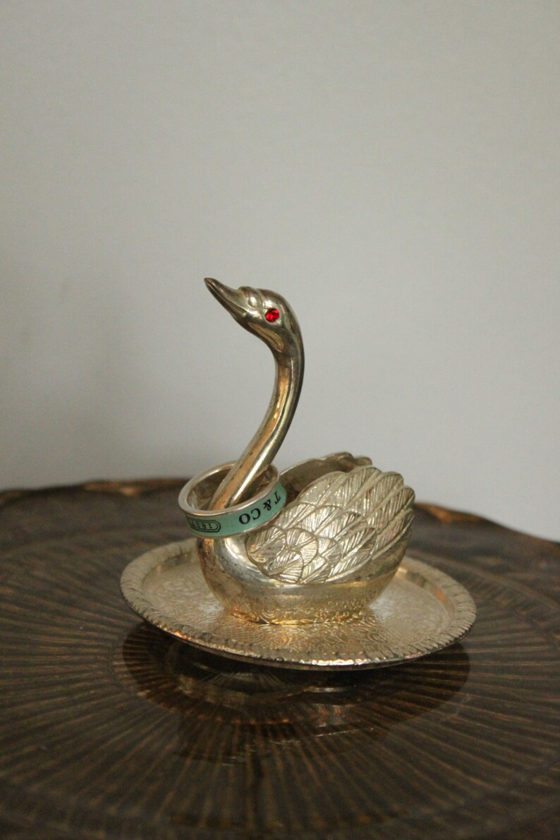 vintage engagement gift vintage Swan ring holder,RED eyes,Vintage Ring holder Silver SWAN Ring Holder swan gift vintage swan ring holder