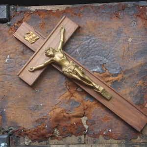 LARGE 14.5&quot; Vintage wood Crucifix, Cast Jesus Crucifix ,Wooden Crucifix, Vintage wood Crucifix, Vintage INRI crucifix